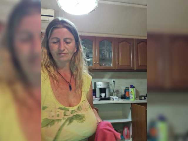 JennaDeluxe's BongaCams show and profile