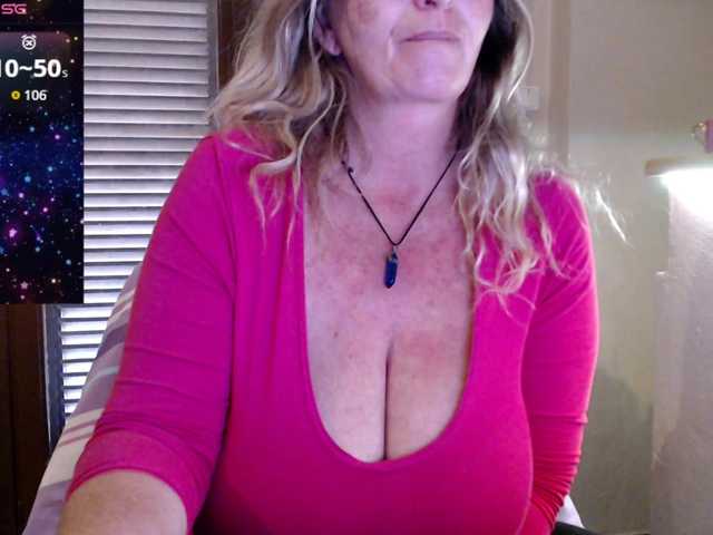 JennaDeluxe's BongaCams show and profile