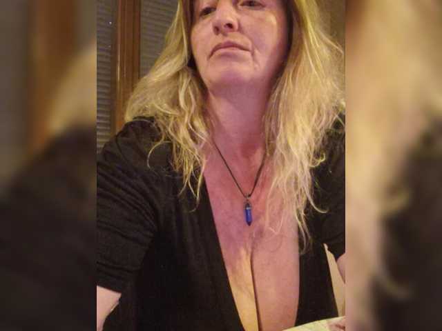 JennaDeluxe's BongaCams show and profile