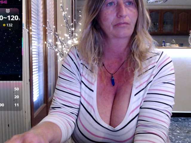 JennaDeluxe's BongaCams show and profile