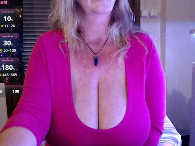 JennaDeluxe's BongaCams show and profile