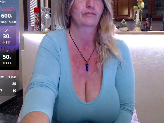 JennaDeluxe's BongaCams show and profile