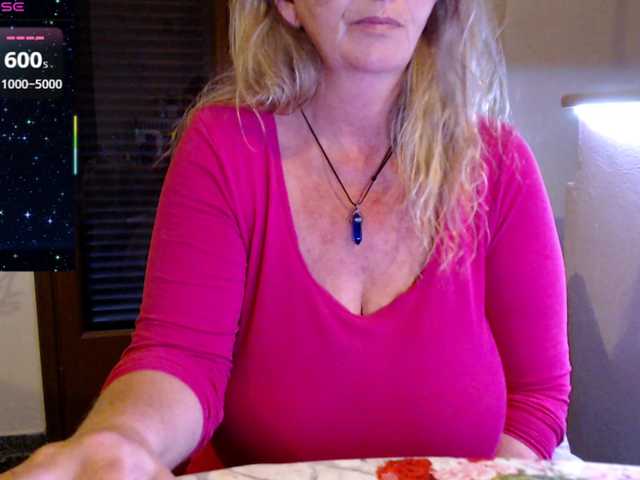 JennaDeluxe's BongaCams show and profile