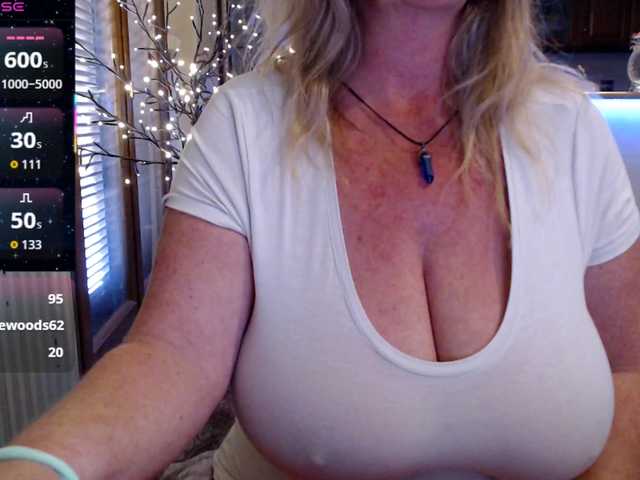 JennaDeluxe's BongaCams show and profile