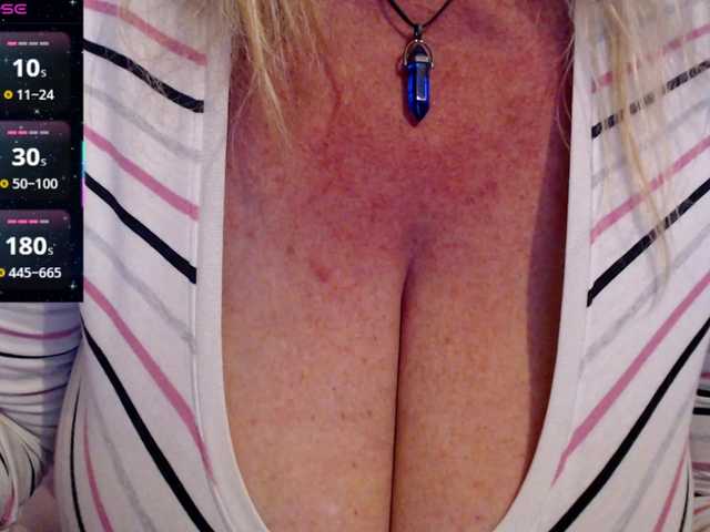 JennaDeluxe's BongaCams show and profile