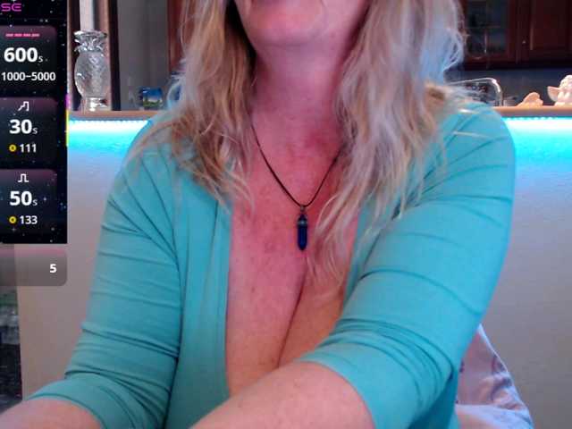 JennaDeluxe's BongaCams show and profile