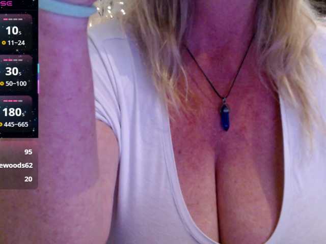 JennaDeluxe's BongaCams show and profile