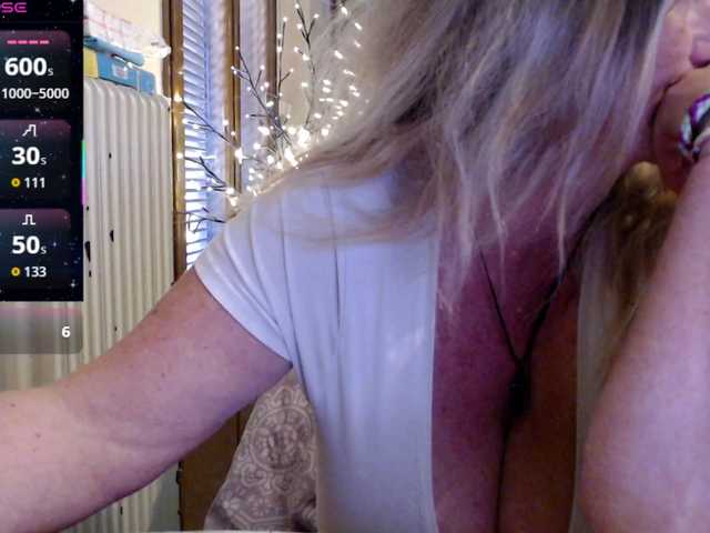 JennaDeluxe's BongaCams show and profile