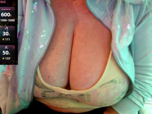 JennaDeluxe's BongaCams show and profile