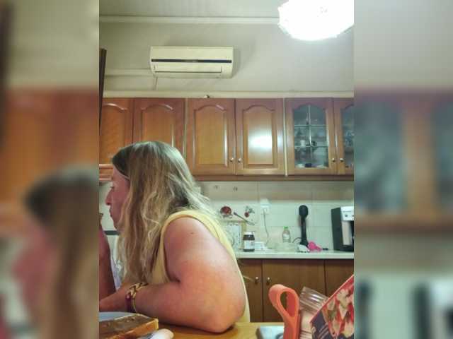 JennaDeluxe's BongaCams show and profile