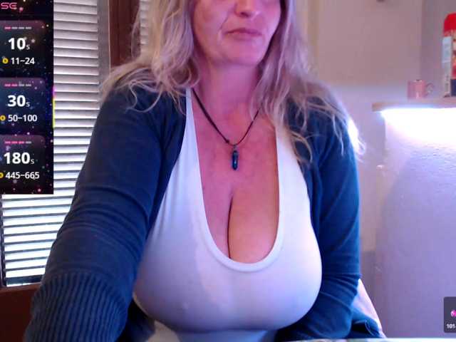 JennaDeluxe's BongaCams show and profile