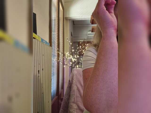 JennaDeluxe's BongaCams show and profile