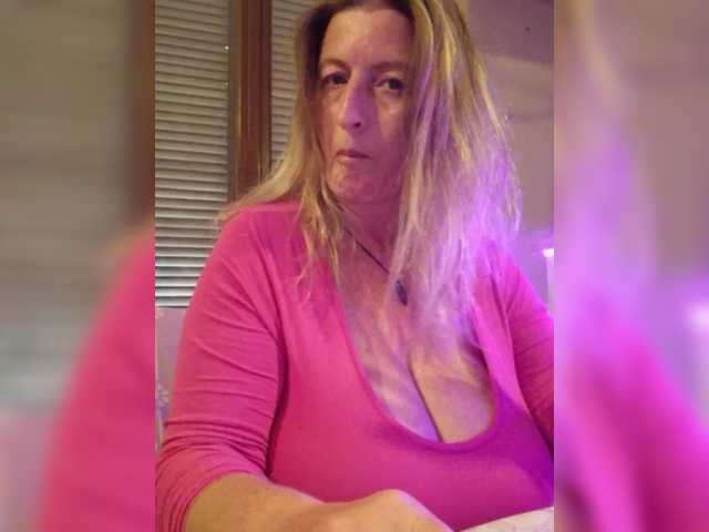 JennaDeluxe's BongaCams show and profile