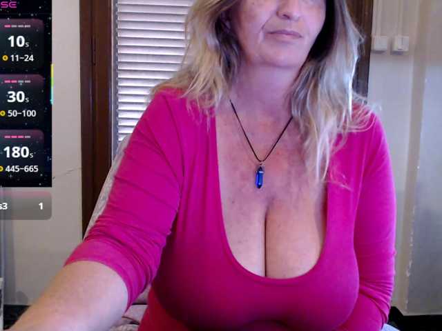 JennaDeluxe's BongaCams show and profile