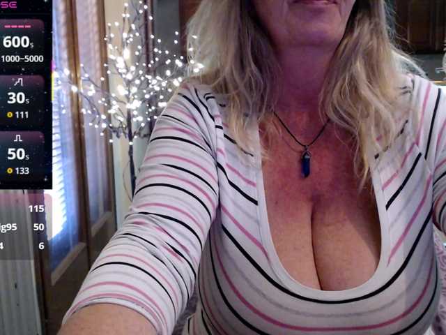 JennaDeluxe's BongaCams show and profile