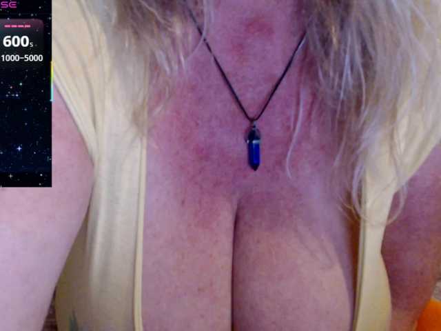 JennaDeluxe's BongaCams show and profile