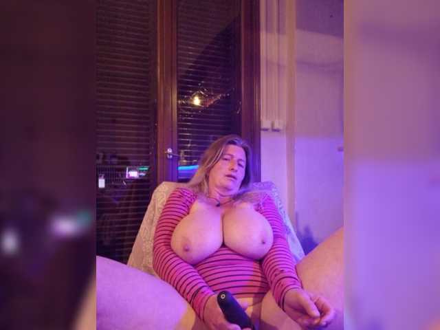 JennaDeluxe's BongaCams show and profile