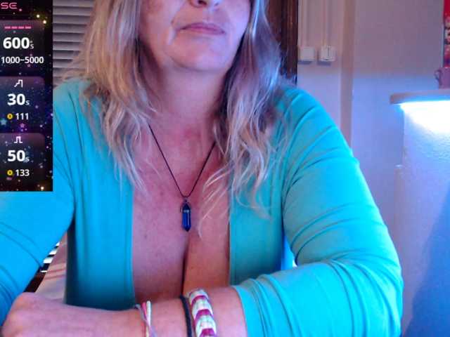 JennaDeluxe's BongaCams show and profile