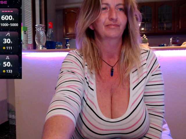 JennaDeluxe's BongaCams show and profile