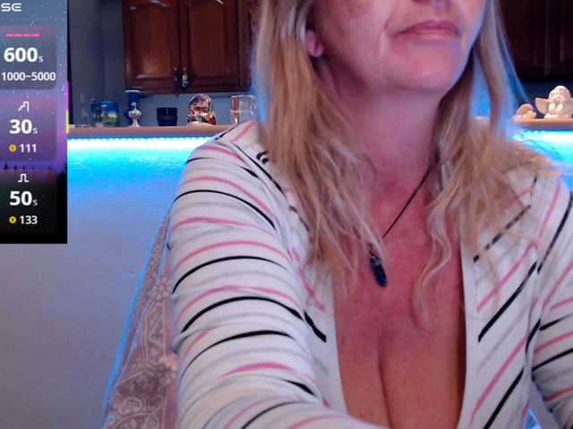 JennaDeluxe's BongaCams show and profile