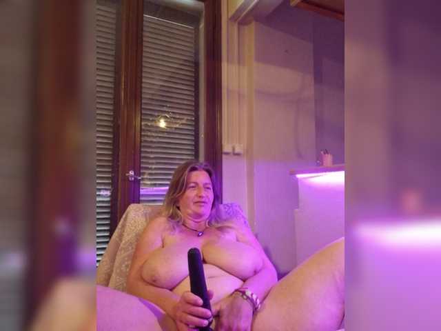 JennaDeluxe's BongaCams show and profile