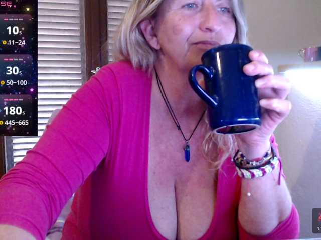 JennaDeluxe's BongaCams show and profile