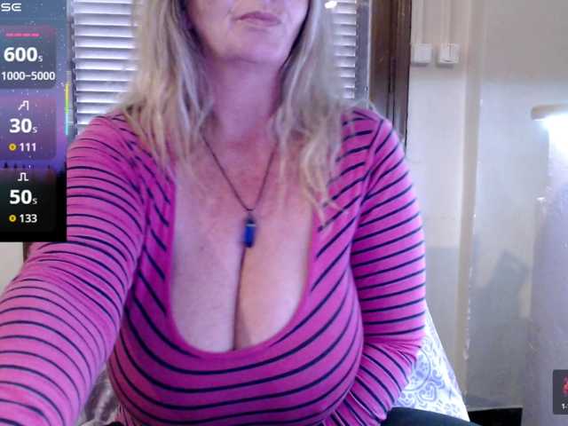 JennaDeluxe's BongaCams show and profile