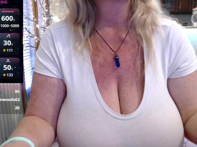 JennaDeluxe's BongaCams show and profile