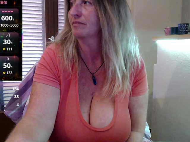 JennaDeluxe's BongaCams show and profile