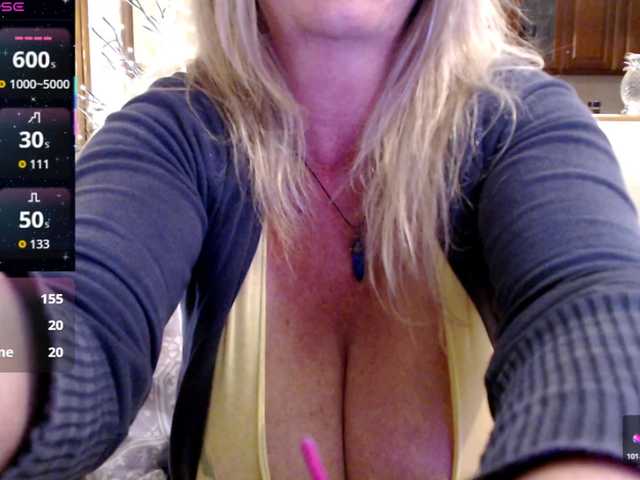 JennaDeluxe's BongaCams show and profile