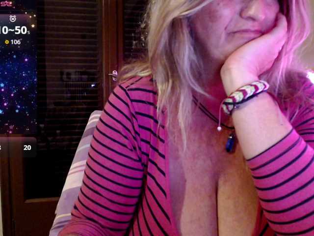 JennaDeluxe's BongaCams show and profile