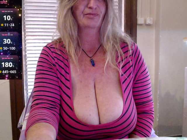 JennaDeluxe's BongaCams show and profile