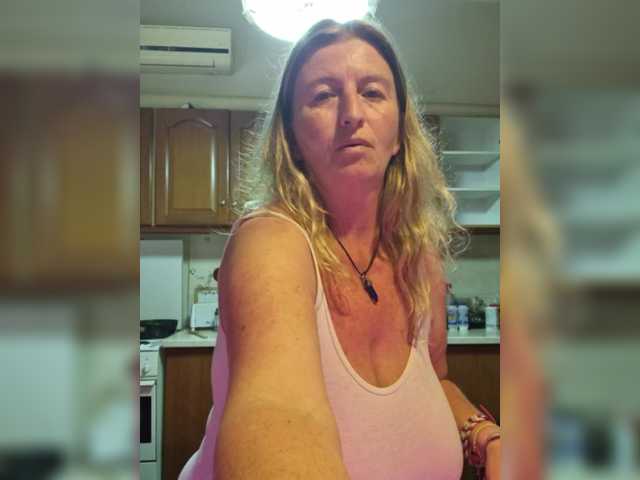 JennaDeluxe's BongaCams show and profile