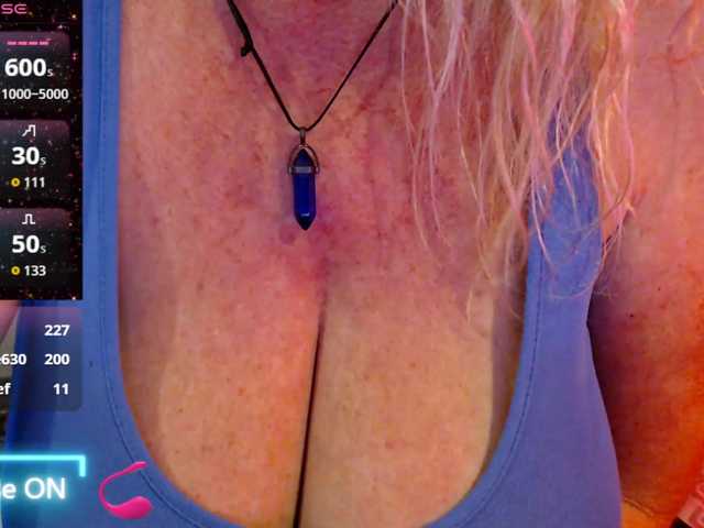 JennaDeluxe's BongaCams show and profile