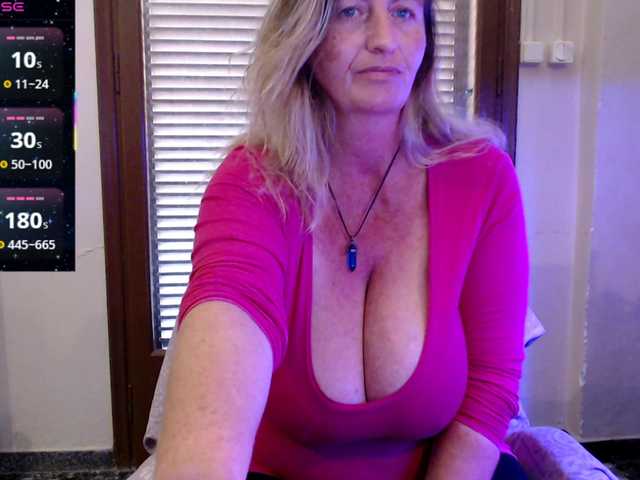 JennaDeluxe's BongaCams show and profile