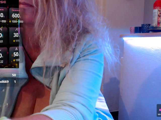 JennaDeluxe's BongaCams show and profile