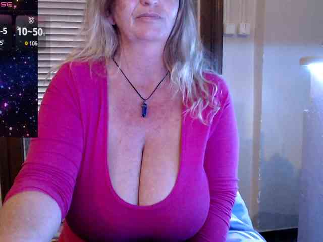 JennaDeluxe Live Webcam on BongaCams