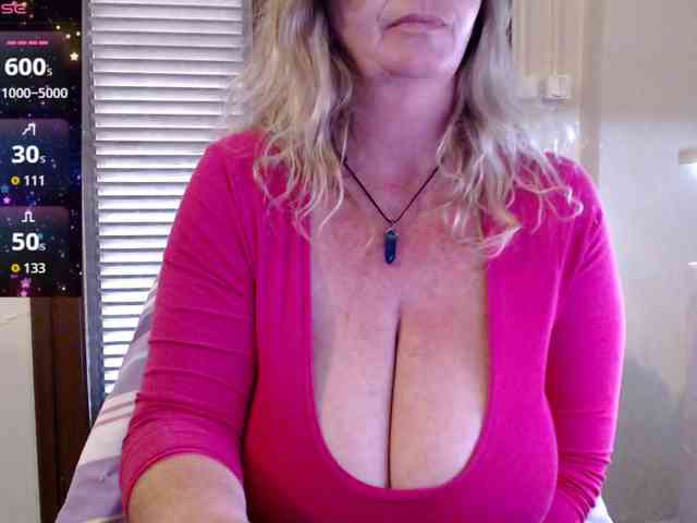 JennaDeluxe Live Webcam on BongaCams