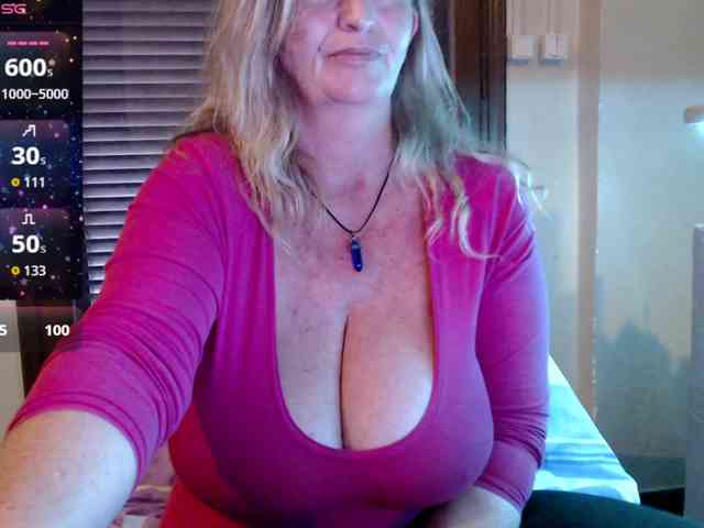 JennaDeluxe Live Webcam on BongaCams