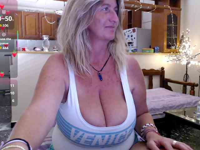JennaDeluxe Live Webcam on BongaCams