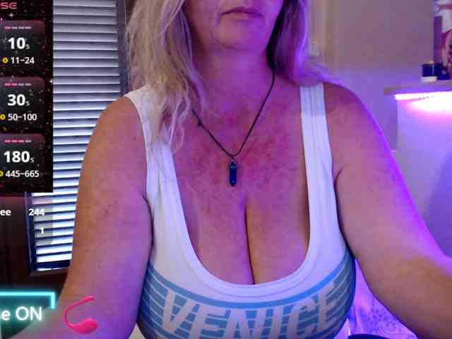 JennaDeluxe webcam