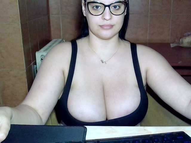 MoniqQuuen's BongaCams show and profile