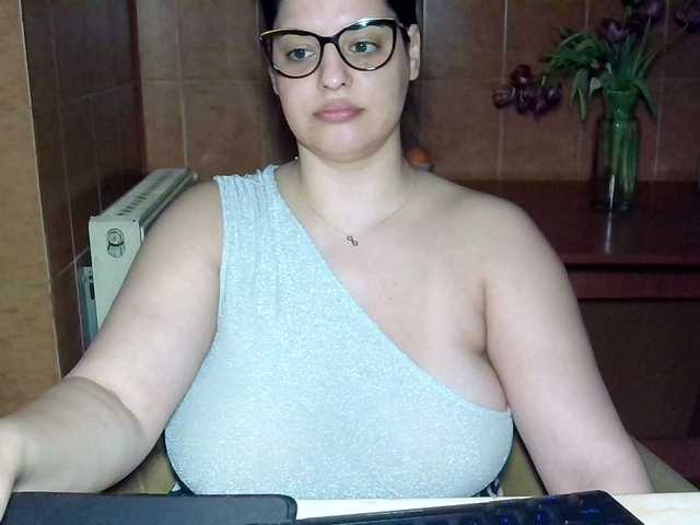 MoniqQuuen's BongaCams show and profile