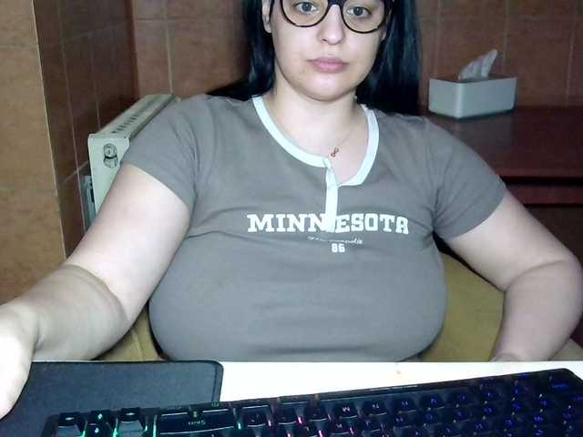 MoniqQuuen's BongaCams show and profile