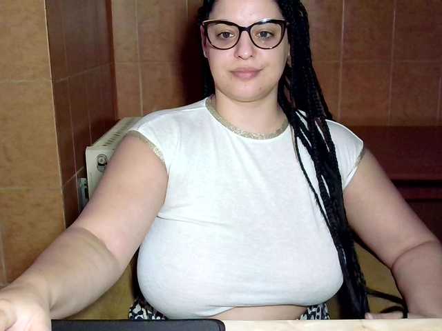 MoniqQuuen webcam