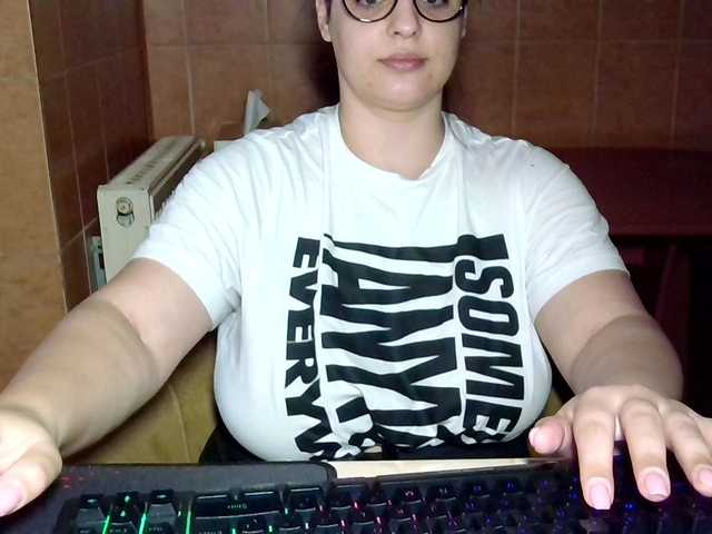 MoniqQuuen's BongaCams show and profile