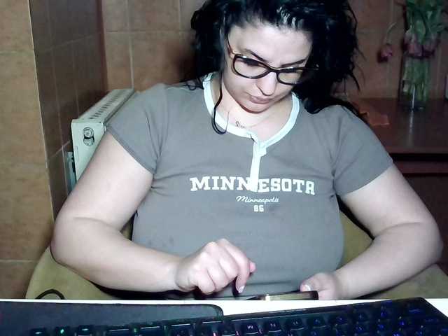 MoniqQuuen from BongaCams