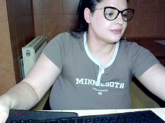 MoniqQuuen's BongaCams show and profile