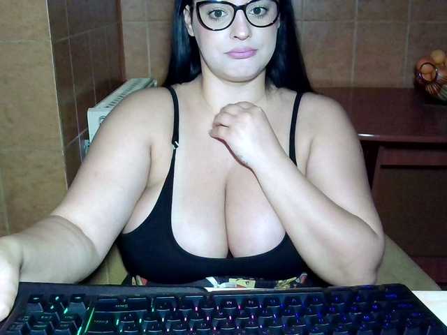  MoniqQuuen chat room