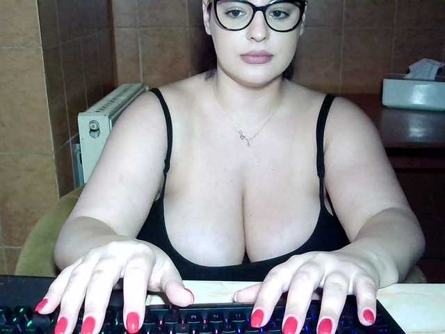 MoniqQuuen's BongaCams show and profile